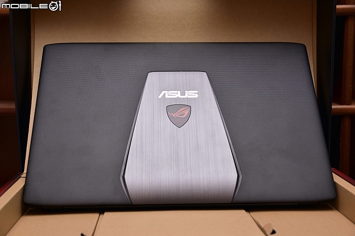 春電入手的邪惡之眼電競筆電ASUS GL552 ROG開箱