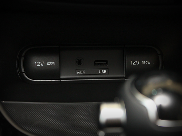 猛虎出閘 AUDI 同父異母親兄弟之跨界潮休旅 KIA SOUL 《KIA潮勢力-試駕體驗活動》
