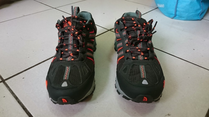 TNF低筒登山鞋簡易開箱