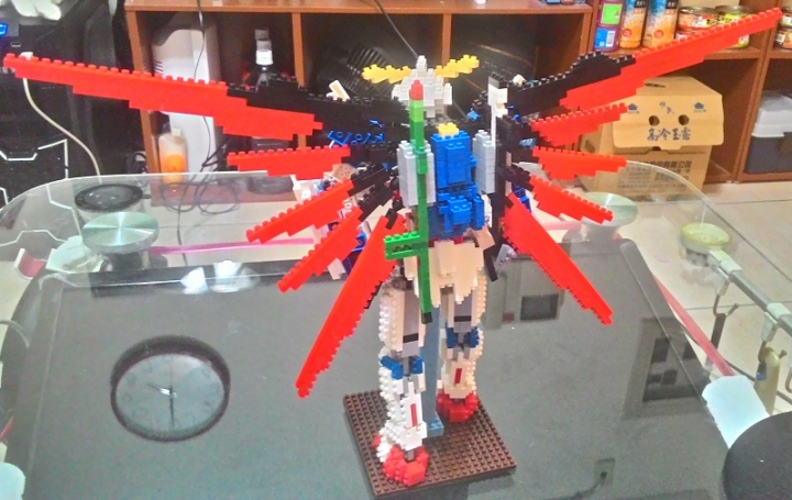 有沒有人在玩鑽石積木創作?(LOZ,nanoblock,etc...)??