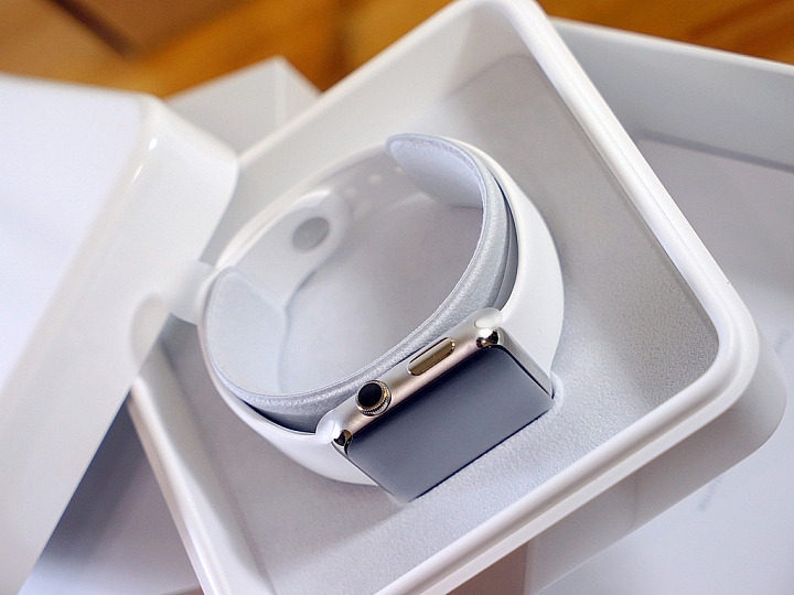 【開箱】Apple Watch 42mm 不繡鋼版、運動錶帶款