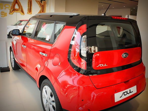 猛虎出閘 AUDI 同父異母親兄弟之跨界潮休旅 KIA SOUL 《KIA潮勢力-試駕體驗活動》
