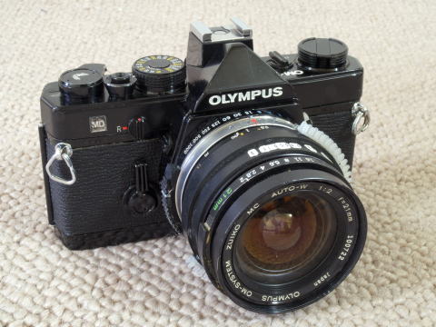 想請問olympus om-1 MD 銘牌位置不同，是否有差異性？(已解決)