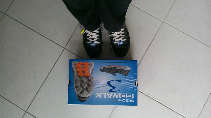 Skechers新款健走運動鞋