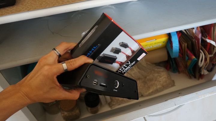 【試用】娛樂不受"線"  全家歡樂無上限  BenQ 電視上網精靈 JM-250試用分享
