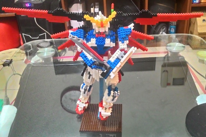 有沒有人在玩鑽石積木創作?(LOZ,nanoblock,etc...)??