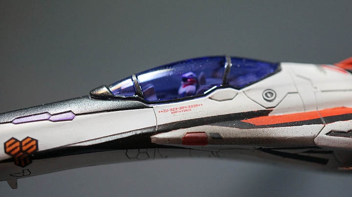 超時空要塞 Bandai 1/100 VF-25F