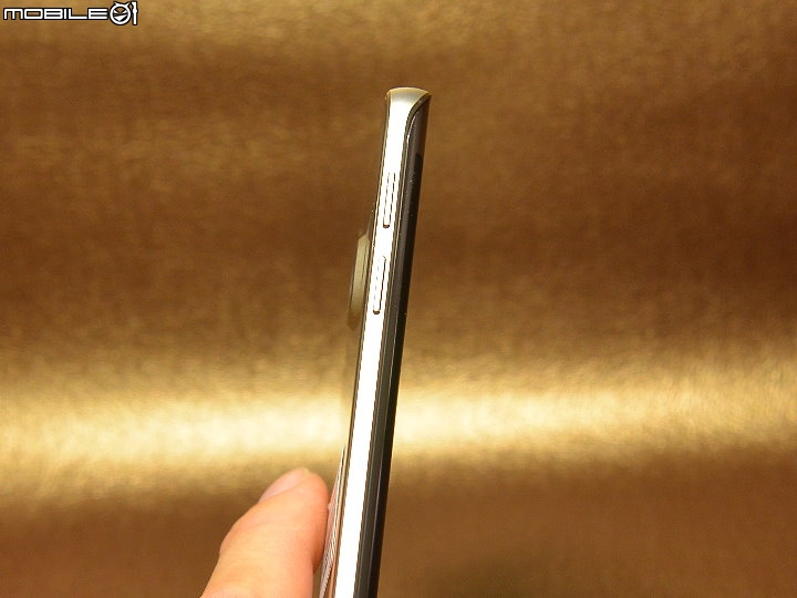 【開箱】Samsung Galaxy S6 Edge 琥珀金外觀開箱