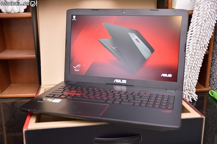 春電入手的邪惡之眼電競筆電ASUS GL552 ROG開箱