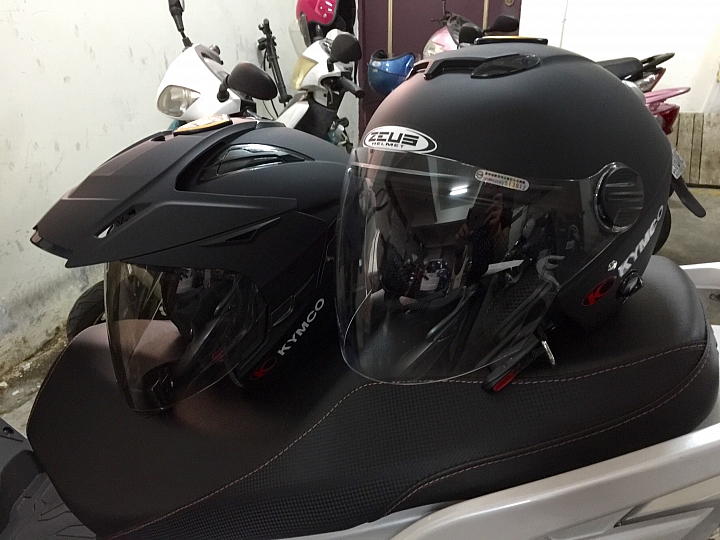 KYMCO 50廠慶版 DIY 安全帽 （ZEUS 613 & 202FB 消光黑）
