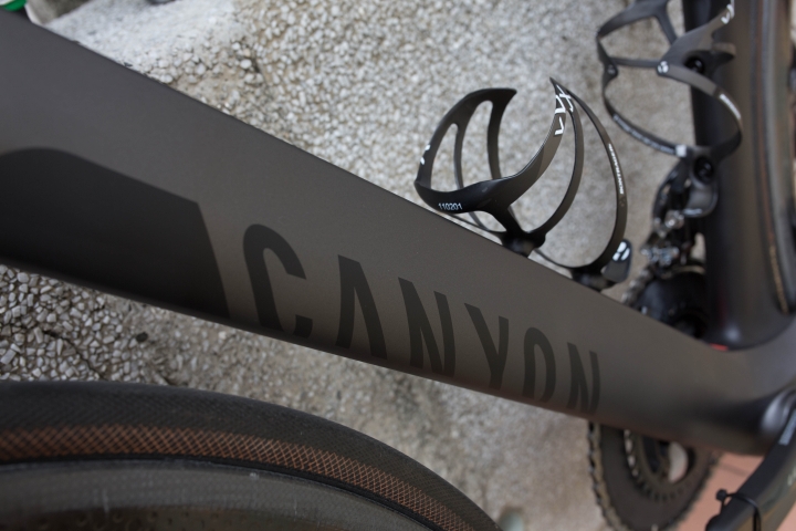 [開箱] Canyon Aeroad CF SLX 7.0 有一點失望...