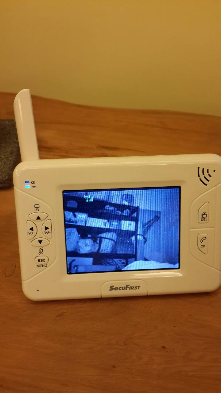 [開箱]數位無線家居影音監視器 bb-a021