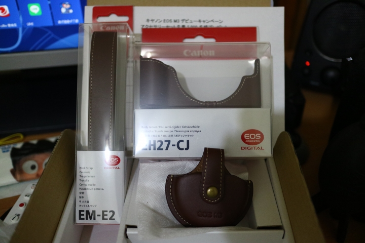 日版EOS M3送的皮套組開箱啦