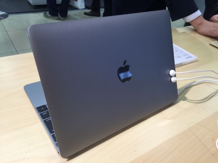 日本Bic Camera先開賣MacBook