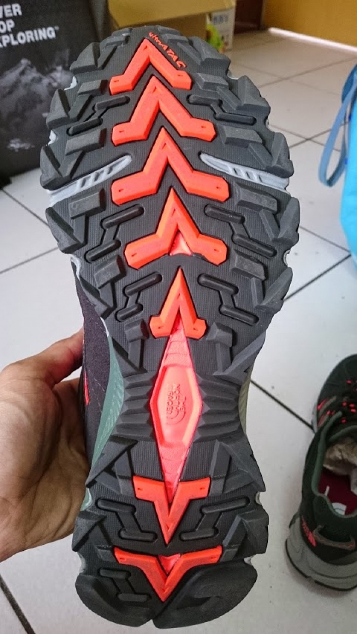 TNF低筒登山鞋簡易開箱