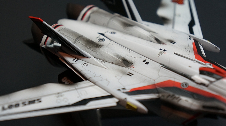 超時空要塞 Bandai 1/100 VF-25F
