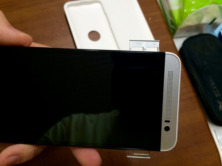 [簡單開箱] HTC One E8 dual sim 雙卡 台灣版