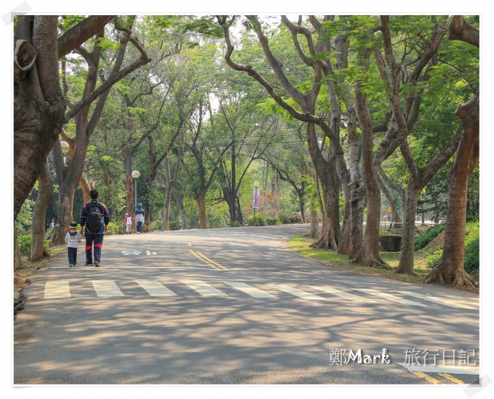 [台中景點] 東海大學、畢律斯鐘樓、路思義教堂 @ 旅行日記