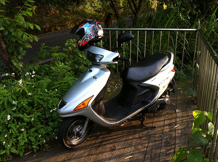 光陽 V2 150鋼鐵藍開箱