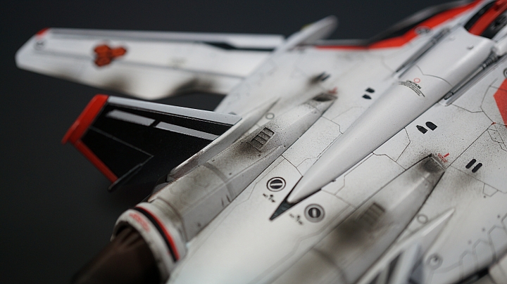 超時空要塞 Bandai 1/100 VF-25F