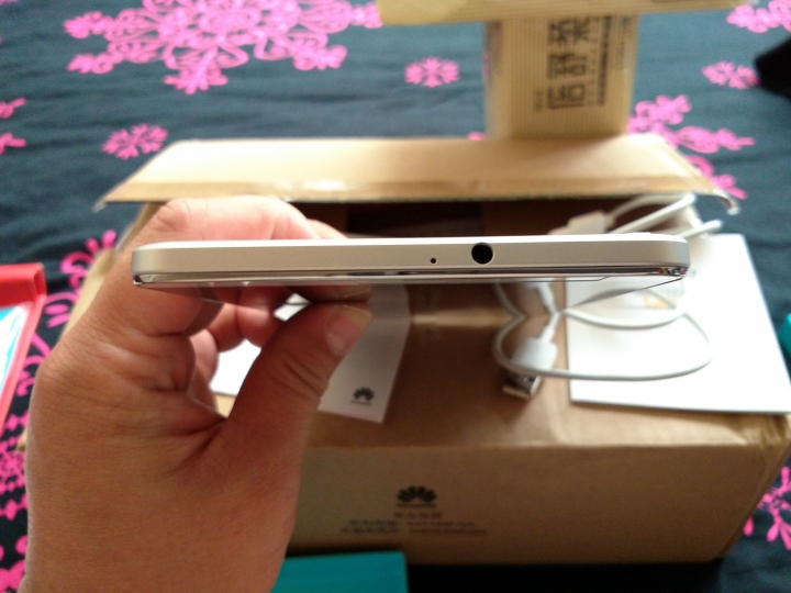 「簡單開箱」榮耀X2: 七吋跨界手機