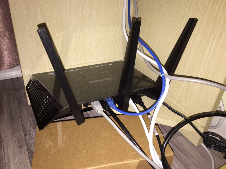 netgear r7000開箱及簡單測試