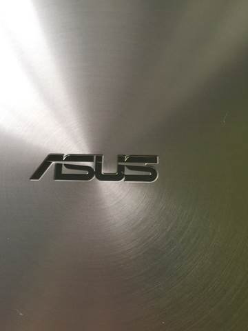 特價中的小確幸..asusUX501簡單開箱