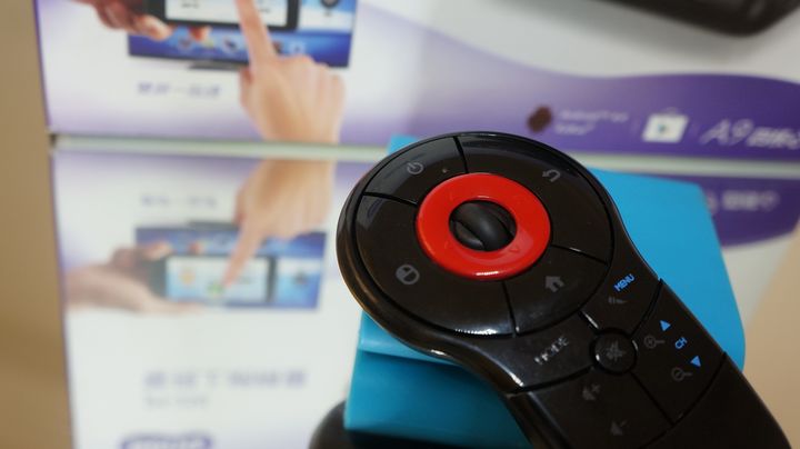 【試用】娛樂不受"線"  全家歡樂無上限  BenQ 電視上網精靈 JM-250試用分享