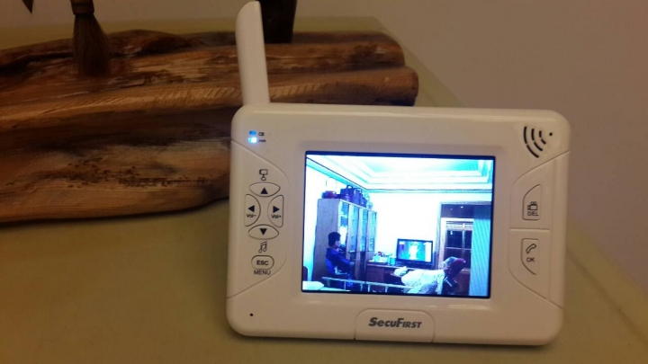 [開箱]數位無線家居影音監視器 bb-a021