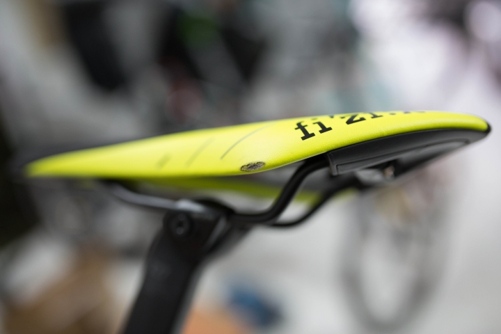 [開箱] Canyon Aeroad CF SLX 7.0 有一點失望...