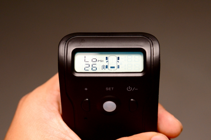 頗人性化的設計~維迪歐SAFE101 TPMS胎外式胎壓偵測器開箱