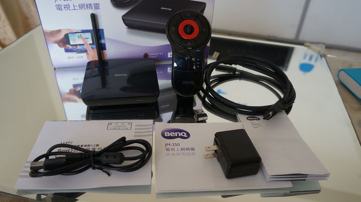 【試用】娛樂不受"線"  全家歡樂無上限  BenQ 電視上網精靈 JM-250試用分享