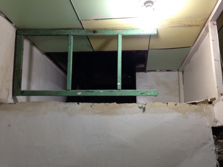 【DIY】翻修一間屋齡比自己還老的房屋《05/03更新》(現在打算全部整理好再分享！謝謝！)