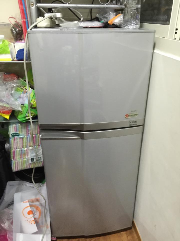 小冰箱一天耗4度電正常嗎？？