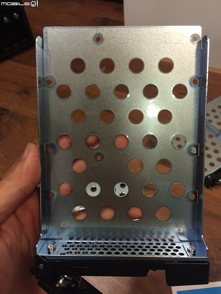 [開箱]非常不專業分享QNAP TVS-871 Turbo vNAS