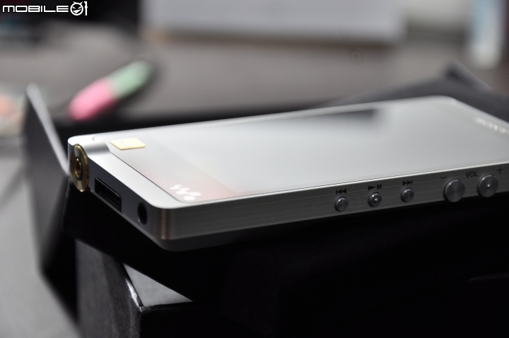 SONY ZX2 Walkman 高階數位隨身聽 心得（搭配SONY XBA-A3）