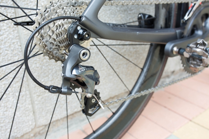 [開箱] Canyon Aeroad CF SLX 7.0 有一點失望...