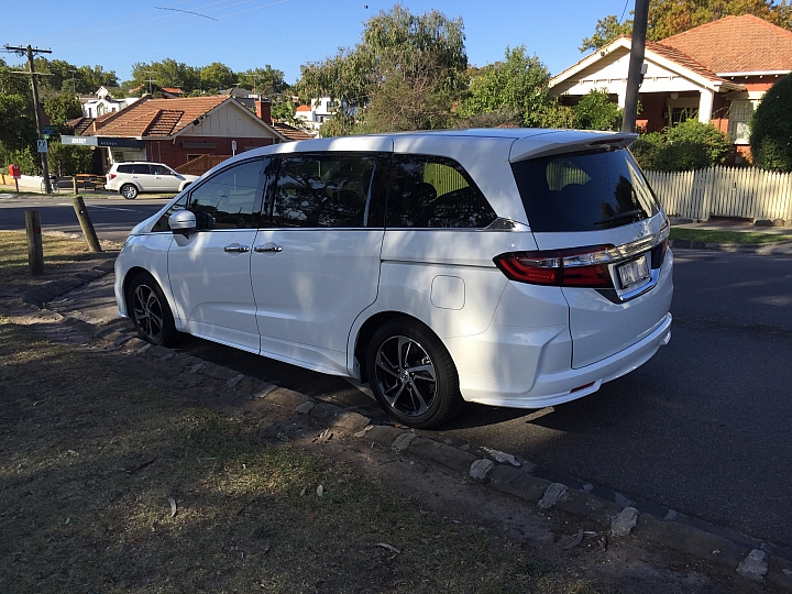 2014 Honda Odyssey VTi-L 遲來的開箱加減看吧！