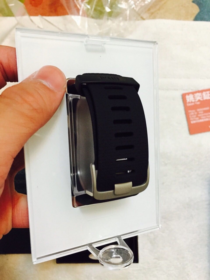 ［開箱］Fitbit Surge運動手環
