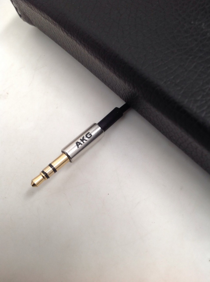 [開箱] 未完成的夢想  我的行動歌劇院 ─ AKG K374