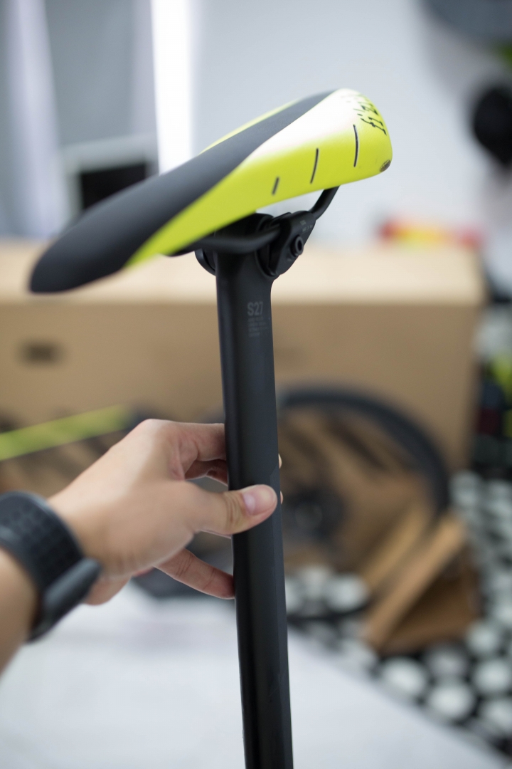 [開箱] Canyon Aeroad CF SLX 7.0 有一點失望...