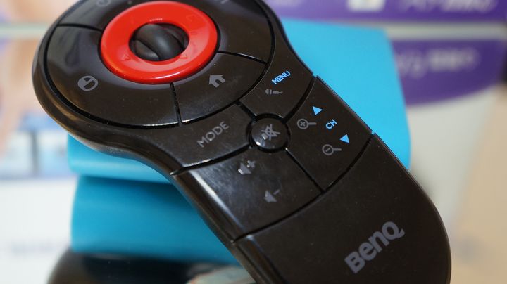 【試用】娛樂不受"線"  全家歡樂無上限  BenQ 電視上網精靈 JM-250試用分享