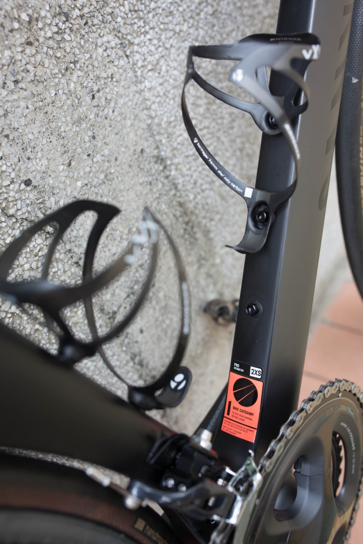[開箱] Canyon Aeroad CF SLX 7.0 有一點失望...