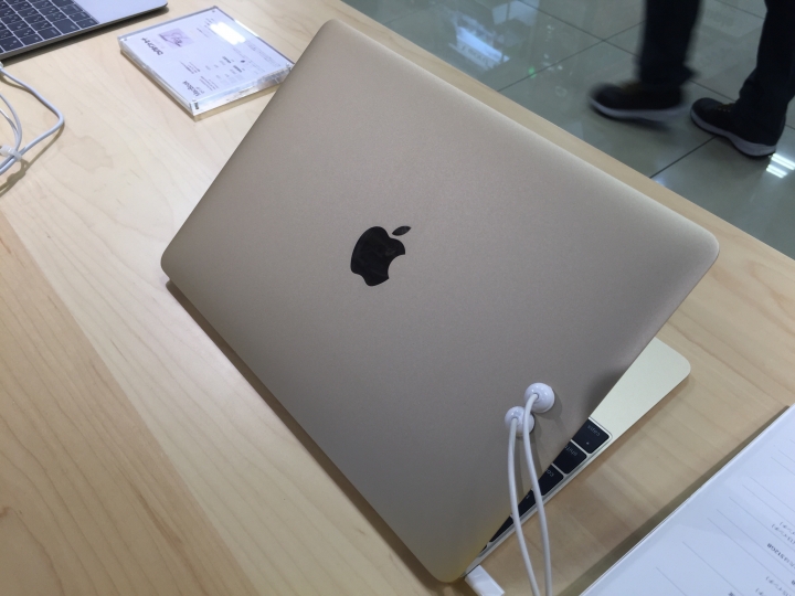 日本Bic Camera先開賣MacBook