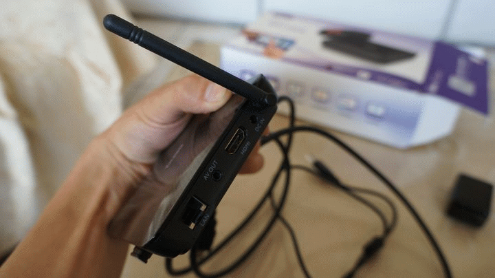 【試用】娛樂不受"線"  全家歡樂無上限  BenQ 電視上網精靈 JM-250試用分享