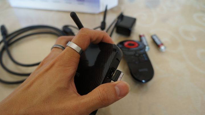 【試用】娛樂不受"線"  全家歡樂無上限  BenQ 電視上網精靈 JM-250試用分享