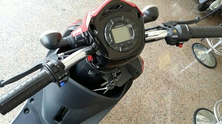 請問有人看過這2台電動摩托車嗎???