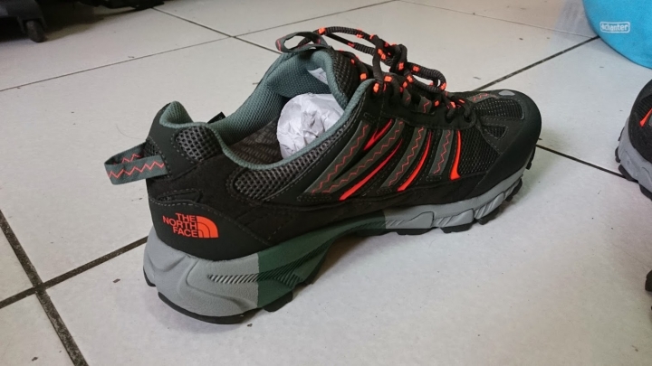 TNF低筒登山鞋簡易開箱