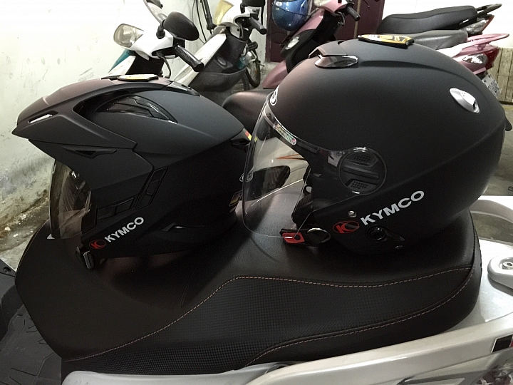 KYMCO 50廠慶版 DIY 安全帽 （ZEUS 613 & 202FB 消光黑）