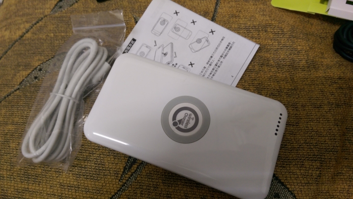[M8]跟上無線充電的潮流玩樂一下(無線充電+行動電源簡易開箱)